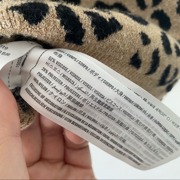 Abercrombie & Fitch | Cheetah V-neck Sweater Tank - Picture 7 of 7